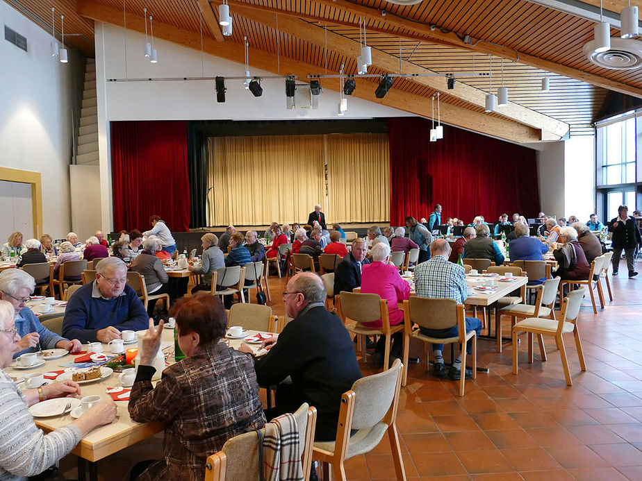 Seniorenadventsfeier im Haus des Gastes (Foto: Karl-Franz Thiede)